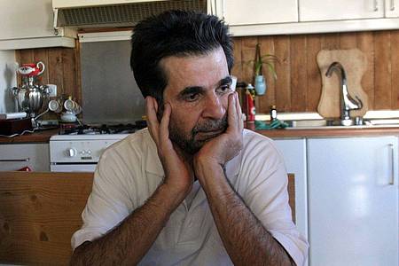 Der iranische Filmemacher Jafar Panahi 2010 in seinem Haus.