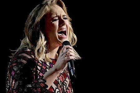 Die britische Sängerin Adele muss ihre geplante Konzertreihe in Las Vegas absagen. (Archivbild). Foto: Matt Sayles/AP/dpa