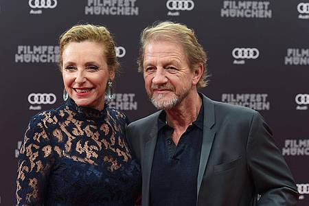 Diana Iljine, die Leiterin des Filmfest München, und der Regisseur Sönke Wortmann kommen zum Filmfest in die Isarphilharmonie.