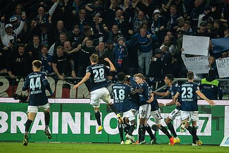 Der Hamburger SV siegte bei Hannover 96 mit 2:1.