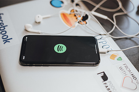 Spotify-App auf dem Smartphone geöffnet