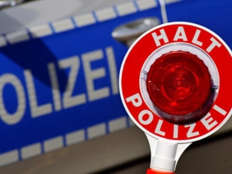 "Halt"-Polizeikelle